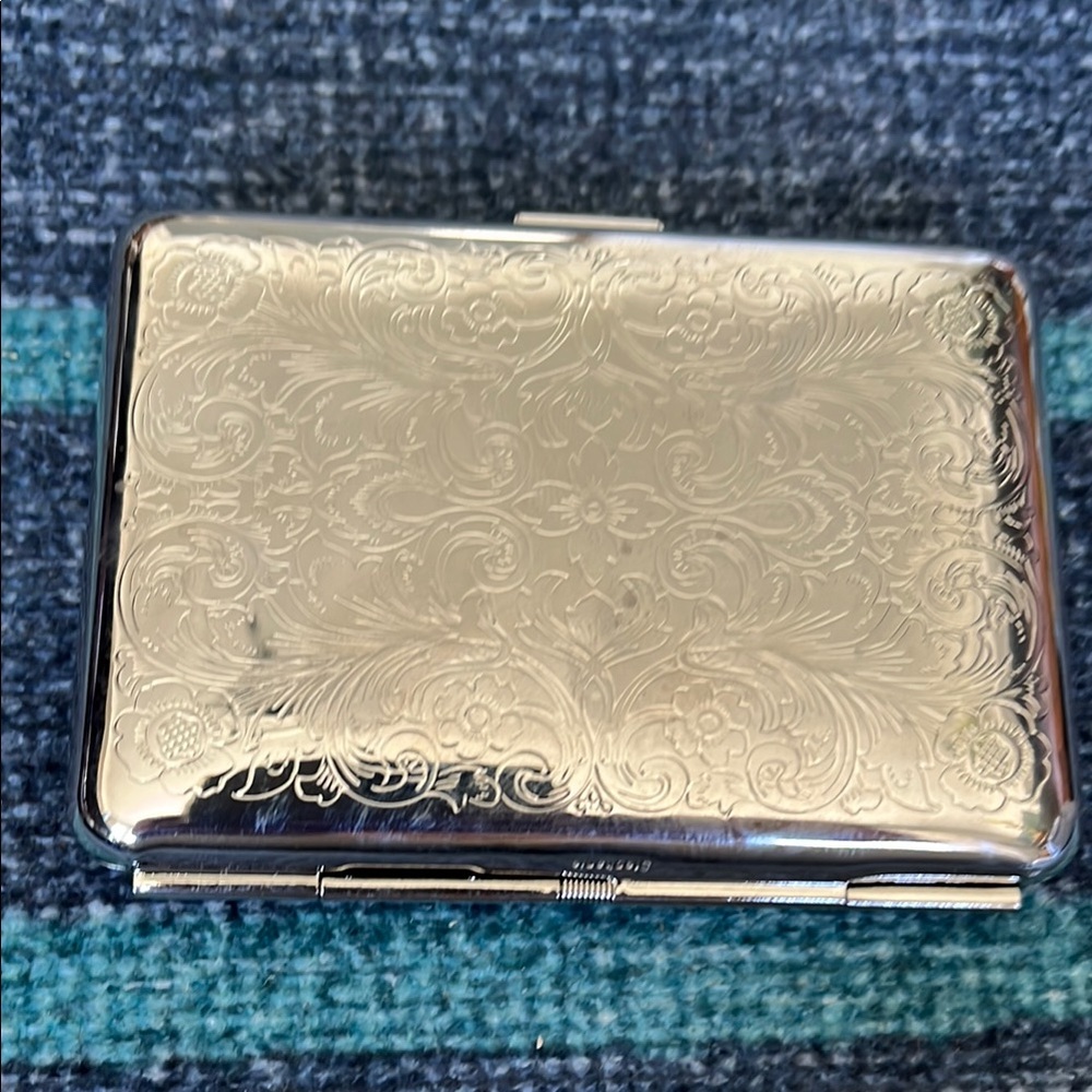 Elegant Silver Engraved Compact Case